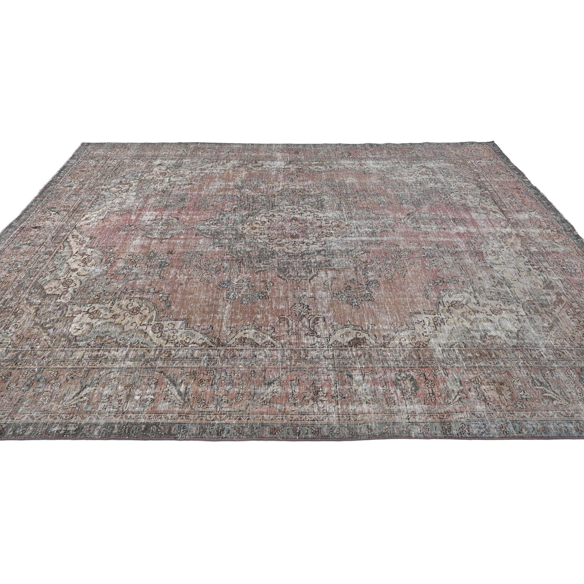Eirene | 9'3" x 12'2"