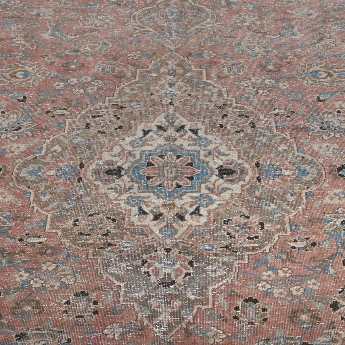 Zaria | 8'0" x 10'5"