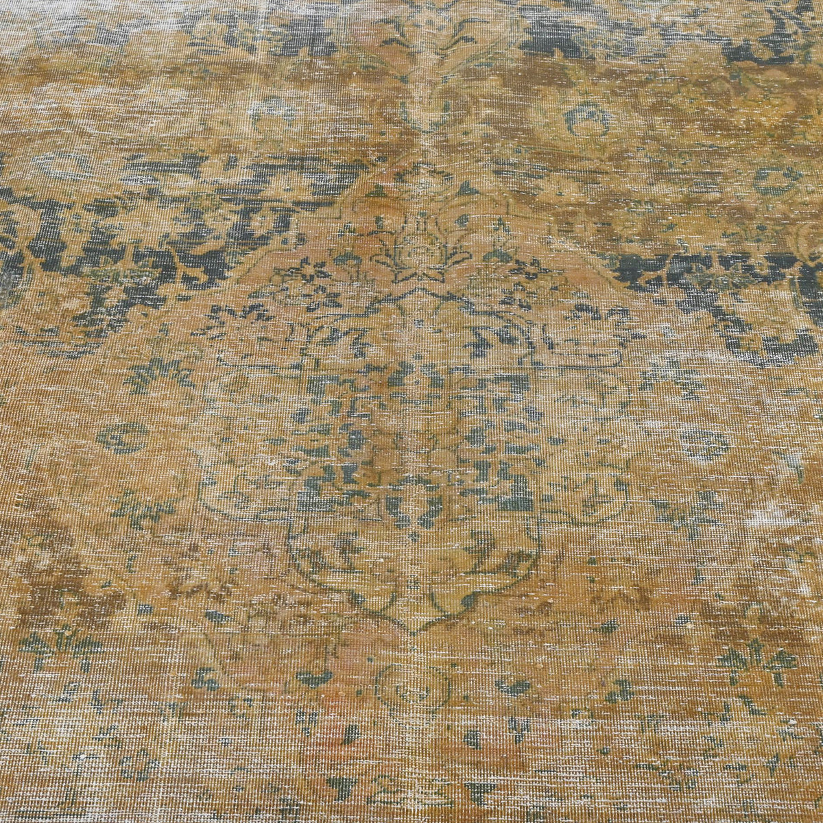 Opaline | 6'7" x 10'4"