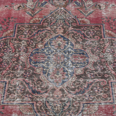 Delphinia | 7'8" x 10'4"