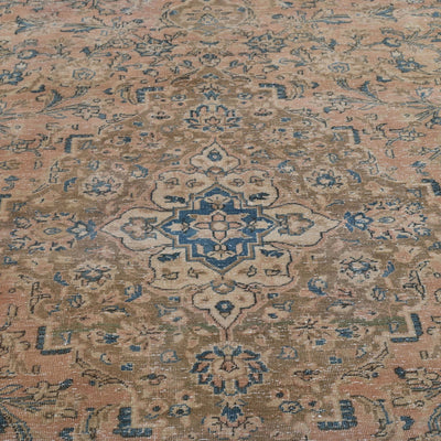 Petronella | 9'0" x 12'5"