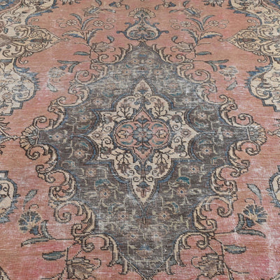 Orinthia | 6'2" x 9'8"