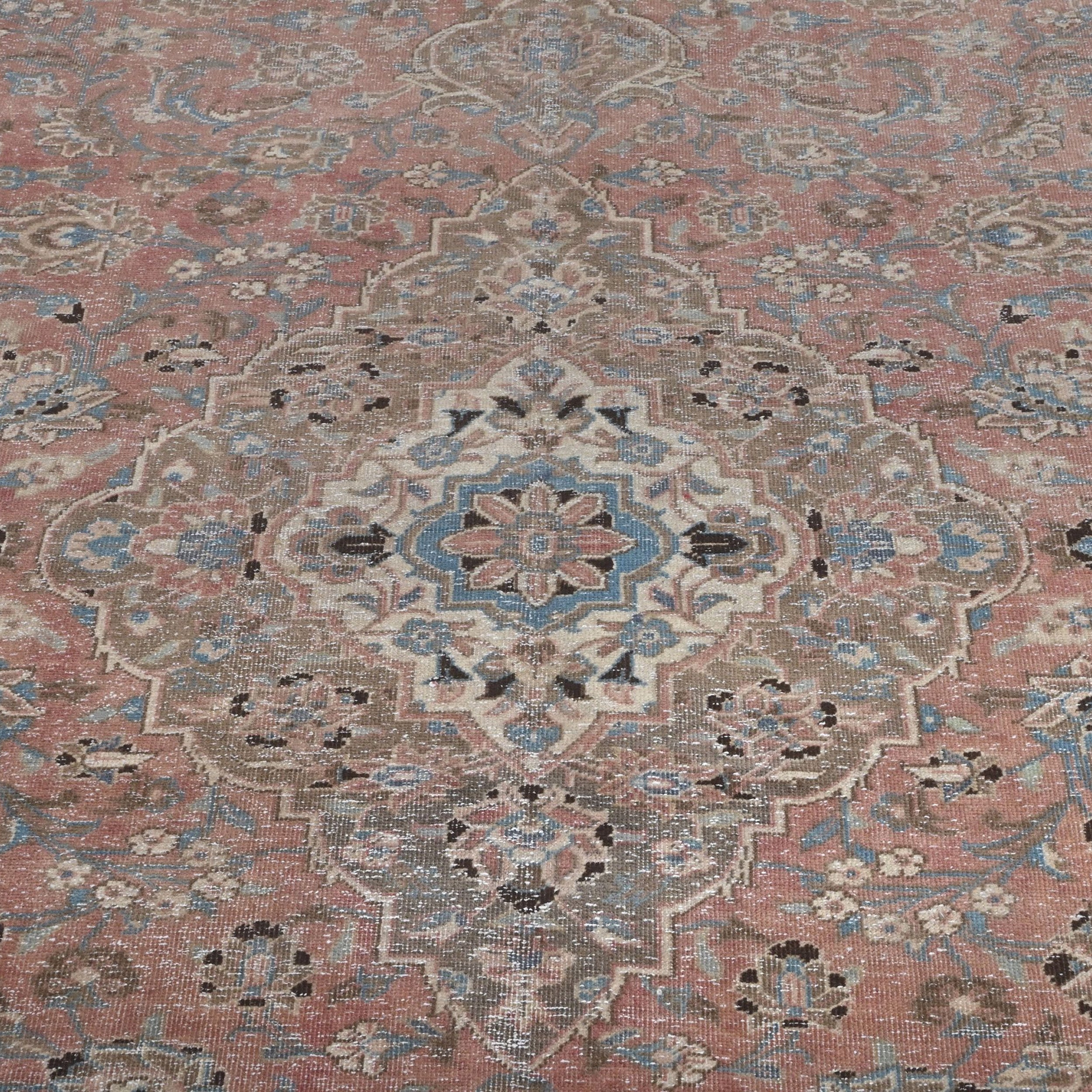 Zaria | 8'0" x 10'5"